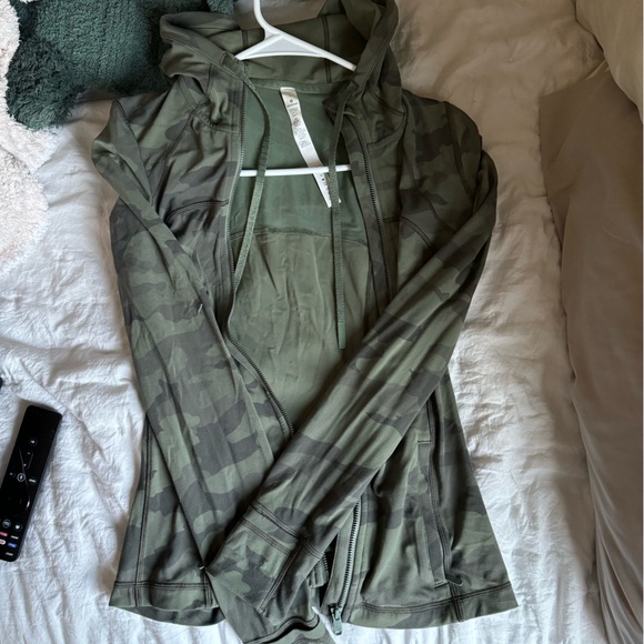 Hooded define jacket - Picture 3 of 8